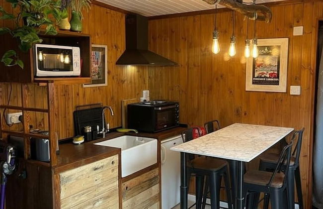 Charming Chalet - Sleep 3/4 & Free Parking - Foto 1