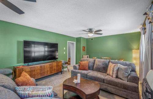 Big Yard Family Getaway - Pets OK - Grill and Hike - Foto 9