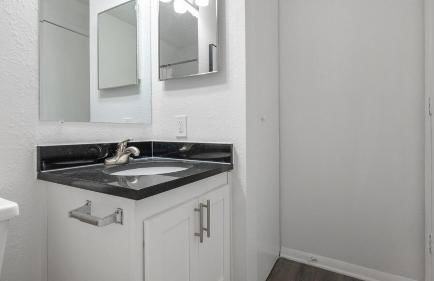 Landing Spectacular 1BD Gym Pool - Photo 50