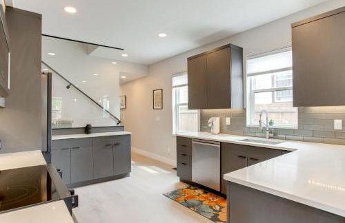 Walk to Med Ctrs and Dtwn Englewood Modern Home - Foto 6