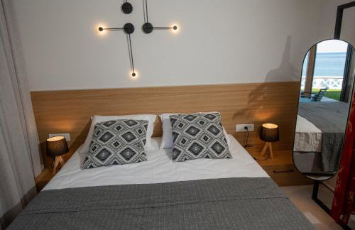 LENICO Seafront Villa - Photo 28