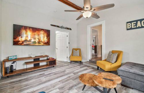 Family Friendly Beach Escape - Modern Retreat near Beaches - Sleeps 6 - Fast WiFi - Foto 16
