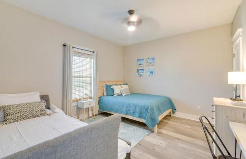 Relax Poolside, Walk to Sand! Galveston Family Gem - Foto 21