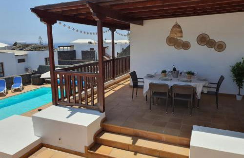 Lujosa Villa 4 hab Piscina, Jacuzzi y Vistas Mar - Photo 21