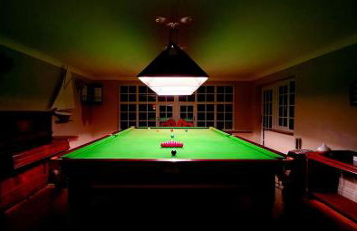 Modern and spacious 2 bedroom apartment with free parking - Photo 53