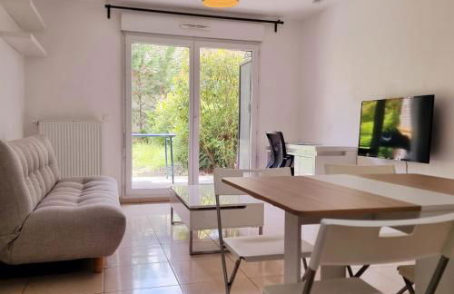 T2 Paris Disneyland Jardin Parking - Foto 1