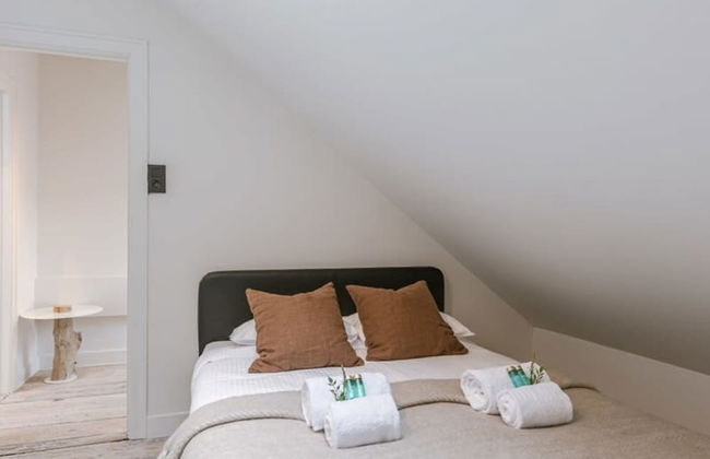 Charming House in the City of Antwerp With Parking - Foto 16