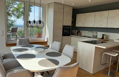 Luxuswohnung in Villa mit fantastischem Blick - Photo 11