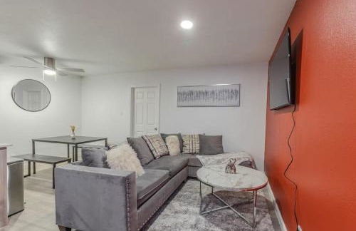 NEW Montrose Gem! Central to Museum District & Downtown Houston - Foto 15