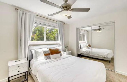 Game Night Downtown - BSU - Slots - Over 100 Games - Foto 15