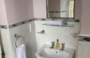 JOIVY Adorable 1 Bed Flat Near West End - Photo 41