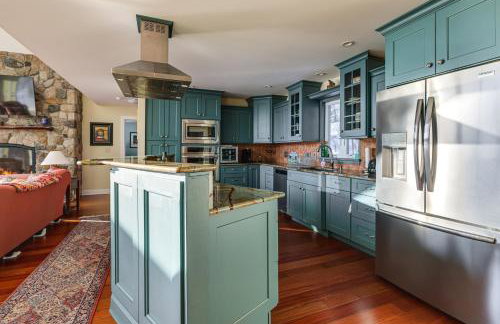 Year-Round Fun in Putnam Station Lakefront Home! - Foto 4