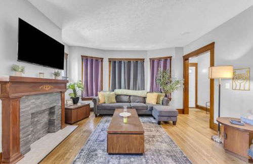 Stylish Retreat by Shaker Square, Fast WiFi, Porch - Foto 1