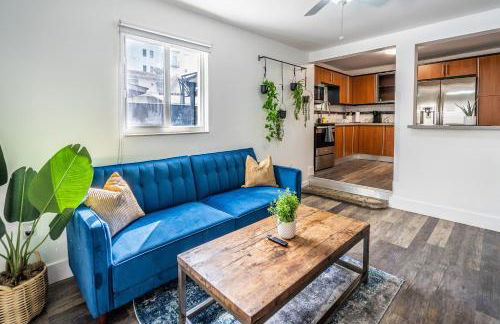 2 BD Home w/ Private Parking, Private Yard & W/D - Photo 19