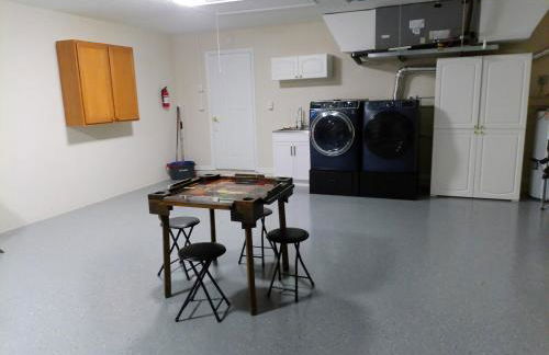 Villa Varona Resort, Heated Pool, Ping-Pong, Pool Table, Fire Pit and Pergola - Foto 56