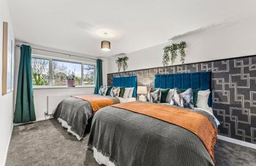 Elegant Retreat in Cheltenham - Garden & Parking Included - Foto 2