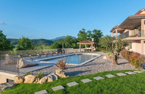 Luxury Villa Santa Cruz with XL pool and Jacuzzi - Photo 16