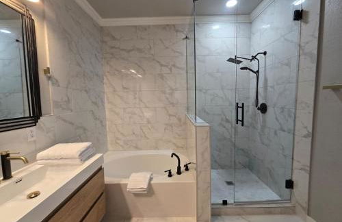 Renovated 4BR 6 Bed 3 and a half Bath Near DFW Airport - Foto 3