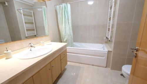 high standard rental in a quality residence with pool, tennis and view of the ocean in antas esposende 12 people - Foto 5