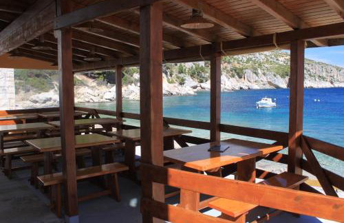 Apartments by the sea Cove Zarace, Hvar - 8778 - Photo 8