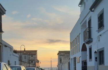 Preciosa planta baja a pocos metros de la playa - Foto 18