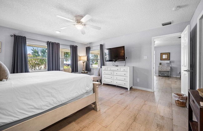 Canal Front Beach Home, Private Pool - Foto 14