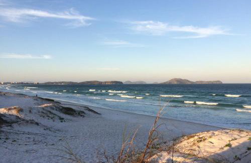 Casa Banho de Mar à 1 quadra da praia com Piscina, Wi-Fi e Ar condicionado - Foto 1