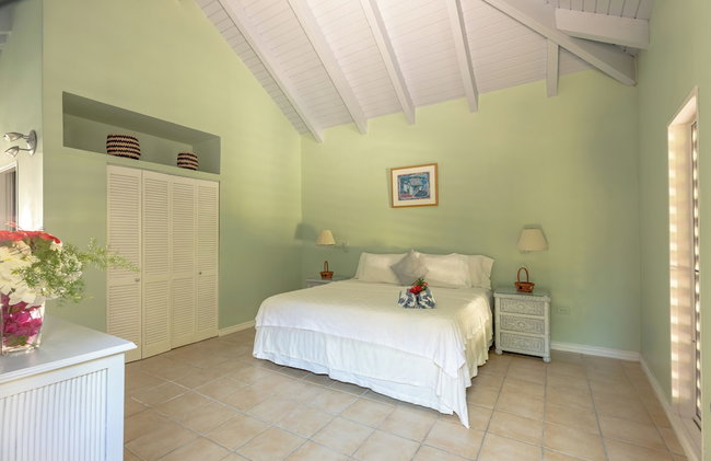 Fort Recovery Beachfront Villa & Suites Hotel - Photo 3