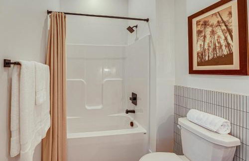 Downtown Grand Haven Condo - Walk to Boardwalk! - Foto 16