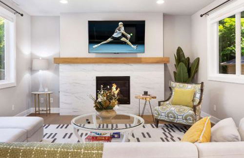 Modern Kirkland 4BR Family Oasis Kids Paradise - Photo 14