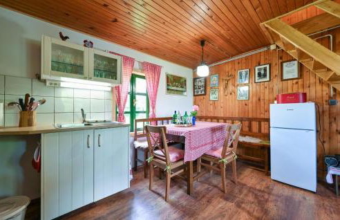 2 Bedroom Cozy Home In Konjscina - Photo 7