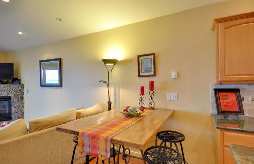 Waterfront Oregon Abode with Balcony and Ocean Views! - Foto 13