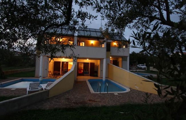 Holiday Home in Novigrad With Private Pool - Foto 13