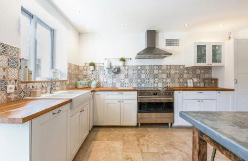 La Bastide du Père Mathieu Jacuzzi couvert et Piscine - Foto 9