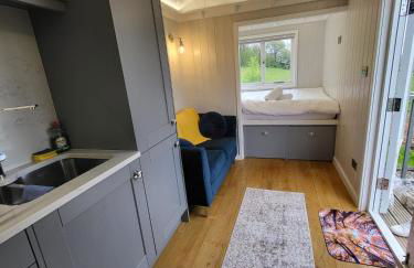 Cosy Hut Immersed in Nature with Private Hot Tub - Foto 41