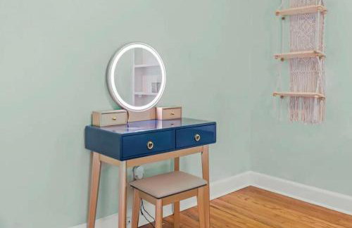 The Peacock House - Close to Restaurants and Shops - Foto 16