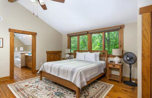 HOT TUB & PET-FRIENDLY Cabin in Cheshire Village - Foto 11