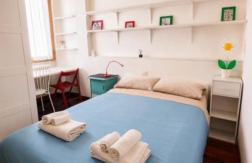The Red Suite in Florence with Free Parking - Photo 8