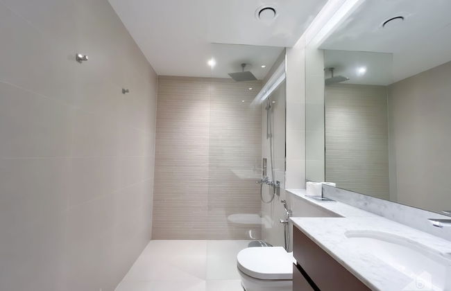 Stunning Beach View Apt. with Balcony Jumeirah La Mer - Photo 27