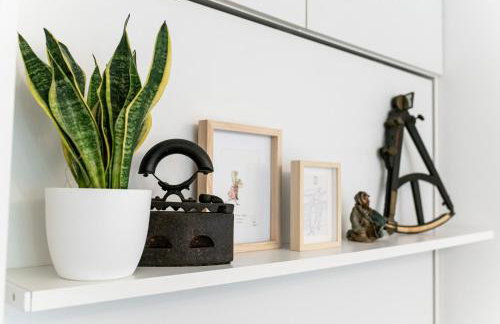 The Base - Bright 2BR, Near Old Town, Walk to Beach - Foto 16