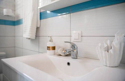 Johnny's Apartment - Photo 23