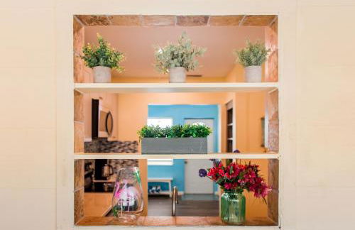 Lovely vacation home 1 block from beach & downtown Gulfport - Foto 16