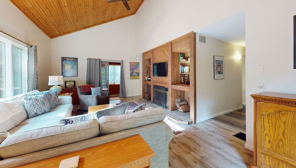 The Maple Leaf Brought to you by GetAway Vacations - Foto 1, Imagen principal