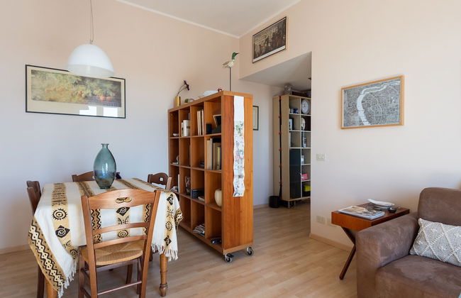 Bright Panorama Apartment - Photo 10