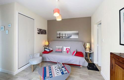 Maison rénovée, à 300m de la plage et proche commerces, avec terrasse et jardin, tout confort - FR-1-361-131 - Photo 11