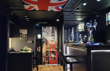 Morumbi, Apartamento Pub, SPA com hidromassagem, PISCINA Aquecida PRIVATIVA, LAREIRA, tudo que você precisa para descansar, trabalhar ou realizar aquela comemoração! Com total conforto e PRIVACIDADE! O Apt Nota 10 de SP! - Foto 16