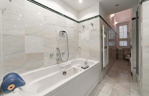 4 Min from Porta Genova Station with Whirlpool - Foto 4