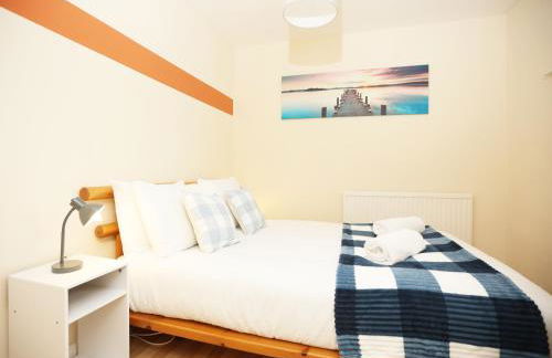 Redland Park By N And N Stays Ltd, Perfect for Contractors & Workers, Close to local amenities and work sites in Bath, Free Parking - Photo 1