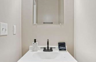 Chic Boho Retreat Near Downtown - Photo 16