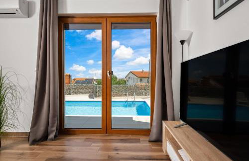 Holiday Home Mla i - Three Bedroom Holiday Home with Pool - Photo 2